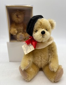 lot 86 image: Set of 2 Limited Edition Alpha Farnell Teddy Bears