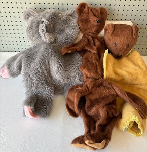 lot 184 image: Collection of Vintage Plush Unstuffed Animal Toys