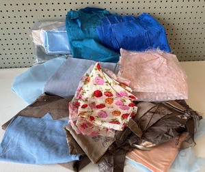 lot 187 image: Collection of Assorted Fabric Remnants and Pieces