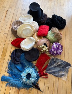lot 198 image: Collection of Vintage Hats and Accessories