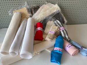 lot 208 image: Assorted Fabric Collection - Various Colors, Sizes, and Patterns