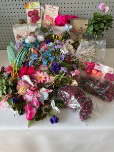 lot 211 image: Assorted Collection of Artificial Floral Arrangements and Craft Flowers