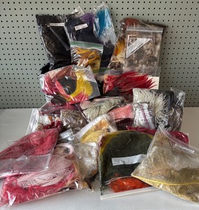 lot 216 image: Collection of Assorted Feathers including Ostrich in Various Colors