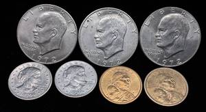 lot 12 image: Set of American Dollars