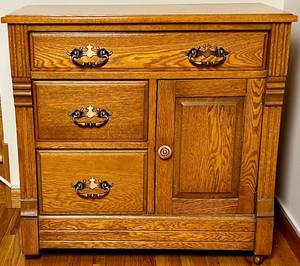 lot 95 image: Antique Oak Wash Stand Cabinet