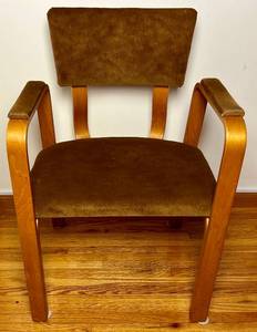 lot 102 image: Mid Century Modern Vintage Thonet Bentwood Upholstered Arm Chair