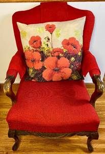 lot 99 image: Vintage Queen Anne Style Armchair