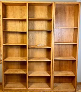 lot 105 image: Set of 2 Bookcases - Single and Double