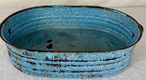 lot 80 image: Vintage Blue Enamel Roaster 18 x 12
