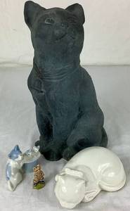 lot 69 image: Vintage Cat Collectible Collection