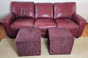 lot 115 image: American Leather Sofa and Two Cube Ottomans - Made in the USA