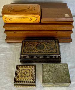 lot 121 image: Collection of Jewelry Boxes