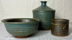 lot 74 image: Three Piece Pottery Set - Vase, Bowl and Tumbler Jar