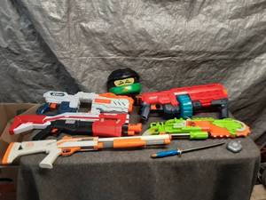 lot 22 image: Collection of Toy Dart Guns