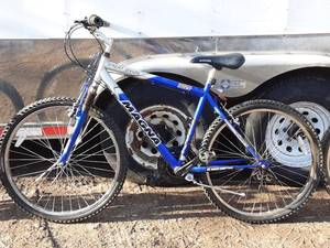 lot 39 image: Used Magna Great Divide Mountain Bike