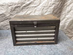 lot 56 image: Used Metal Toolbox with Assorted Hand Tools