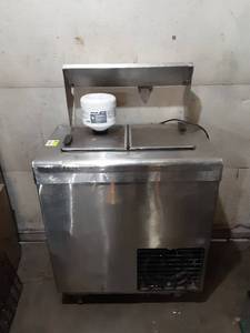 lot 86 image: Hussmann 2H5 Commercial Ice Cream Freezer