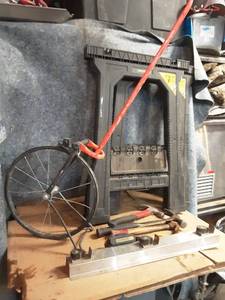 lot 101 image: Professional Distance Measuring Wheel with Hand Tools Set
