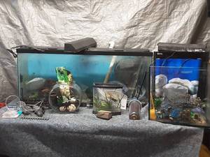 lot 102 image: Assorted Aquarium Fish Tanks and Accessories