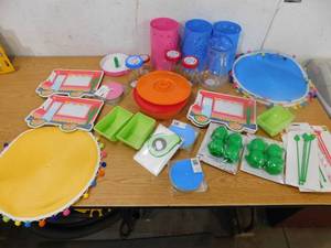 lot 19 image: Cinco de Mayo Party Pack