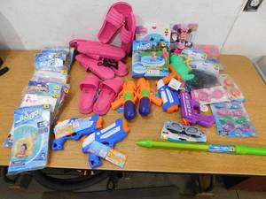 lot 27 image: Assorted Summer Goods