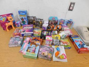 lot 42 image: Kid Toys