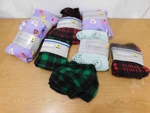 lot 58 image: Adult Men and Women Sleep Pants