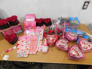 lot 72 image: MASSIVE Valentines Day Assortment