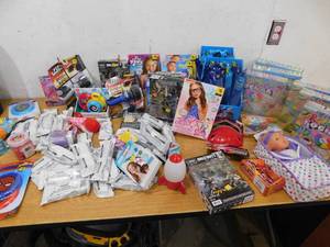 lot 78 image: Massive Assortment of Kid Activities