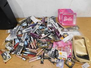 lot 103 image: MASSIVE MakeupBeauty lot
