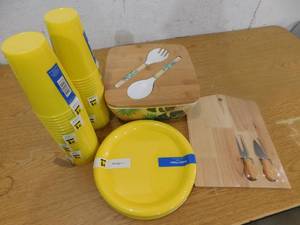 lot 111 image: Picnic Kit