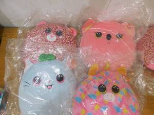 lot 122 image: (4) Plushies
