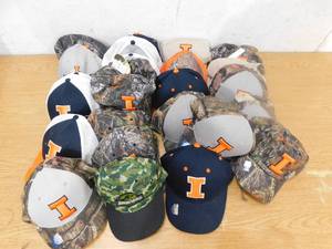 lot 124 image: (30) Illinois Hats