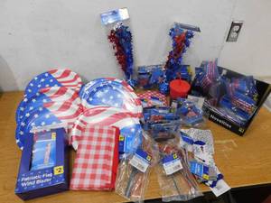 lot 132 image: 4th Of July Party Lot
