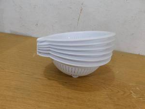 lot 131 image: (5) Colanders
