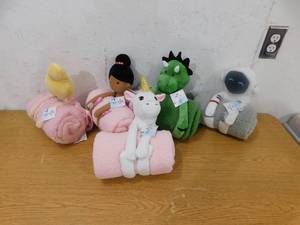 lot 176 image: (5) Toy Throw Pillow Sets