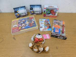 lot 205 image: Toy Lot