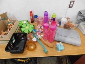 lot 214 image: Assorted Goods