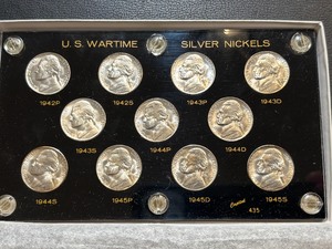 lot 15 image: Silver War Nickel Set Uncirculated