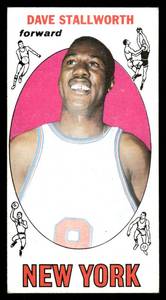 lot 166 image: 1969-70 Topps Dave Stallworth Basketball Vintage Card #74 - Tall Boys