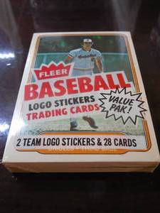 lot 114 image: 1982 Fleer Baseball Cello Pack with Cal Ripken Jr. Rookie On Top.