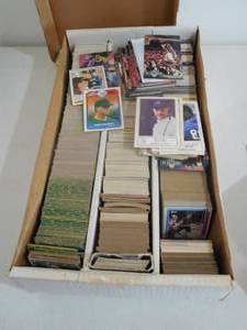 lot 132 image: 3 Row Super Box of Assorted Sports Cards - Mix of all Sports.
