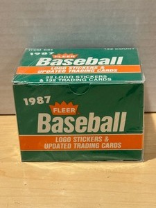 lot 318 image: 1987 Fleer Update Baseball Factory Set