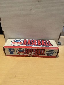 lot 329 image: 1990 Fleer Baseball Factory Sealed Set