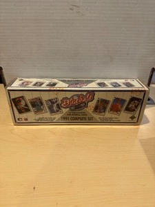 lot 332 image: 1991 Upper Deck Baseball Factory Sealed Set