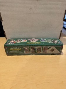 lot 333 image: 1990 Upper Deck Baseball Factory Sealed Set