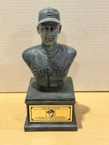 lot 337 image: Upper Deck Classic Portraits Statue Ted Williams