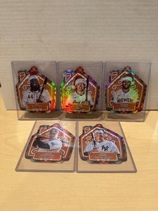 lot 364 image: (5) 2024 Topps Holiday Baseball Ornament Cards LK