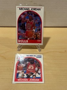 lot 390 image: 1989 NBA Hoops Michael Jordan - 2 Cards