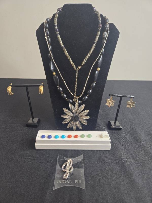 lot 4 image: Multi-Piece Jewelry Set Necklaces, Earrings, Bracelet with Gemstones - display not inc